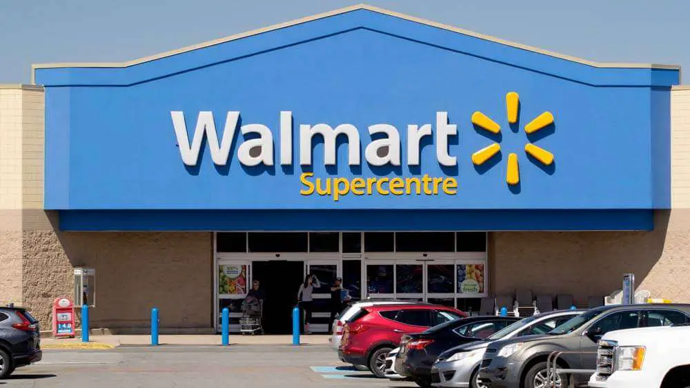 What It's Like to Shop at Walmart Discount Stores and Supercenters